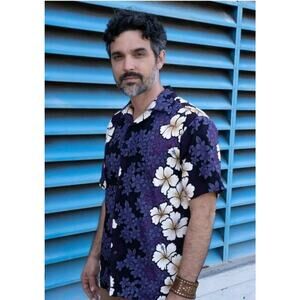 Vintage Hilo Hattie Men’s Hawaiian Shirt Purple 100% Cotton Size Large Flawless